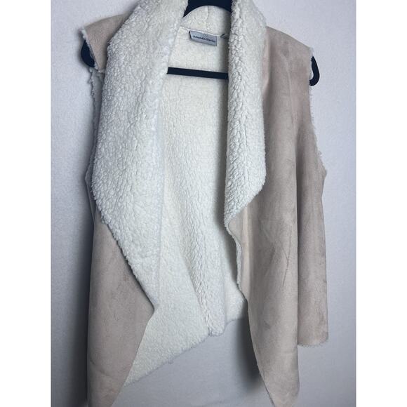 Amanda Charles Women's Faux Suede Fleece Lined Open Front Vest Size Large Tan - Picture 6 of 9